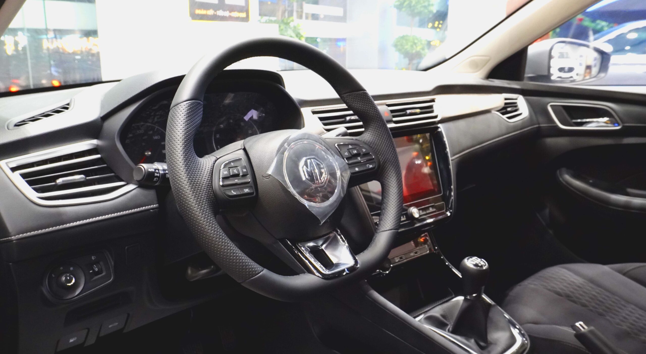 Đánh giá Ưu, nhược điểm của MG5 MT; Giá cạnh tranh có đủ hấp dẫn khách hàng Việt Nam? 7 New MG5 MT - MG SG TPHCM9